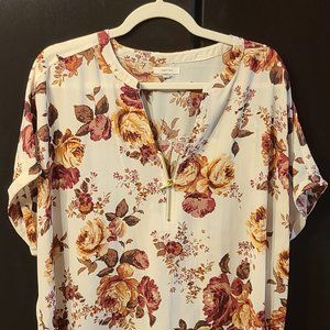 Maurices Plus Size 2 Plus Size Geneva Floral Zipper Neck Blouse NWOT